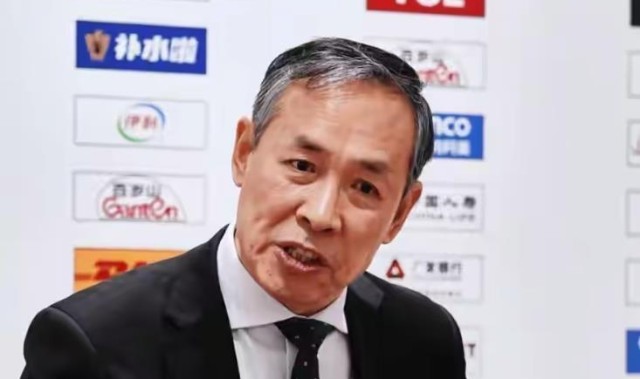 三亿百家乐-北京队二连败，许利民怒斥球星耍大牌，媒体人扒周琦怼主教练言论