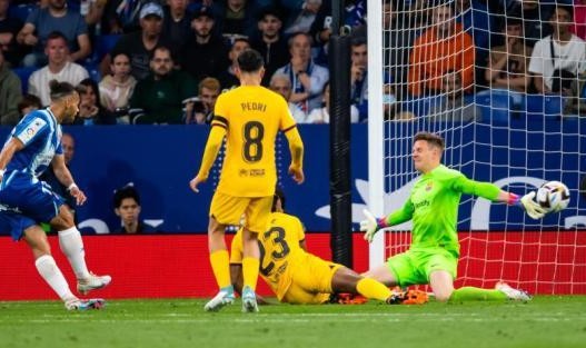 三亿体育-巴萨夺冠之门神，特尔斯特根就是现在的世界第一门